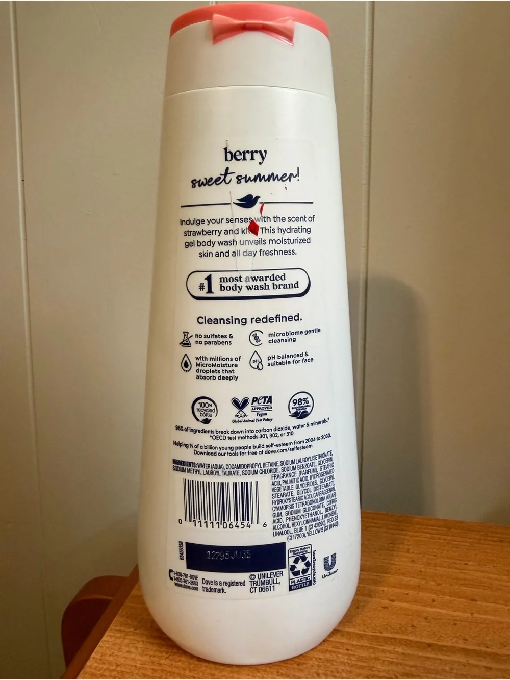 Dove Strawberry & Kiwi Body Wash — Pink Cap